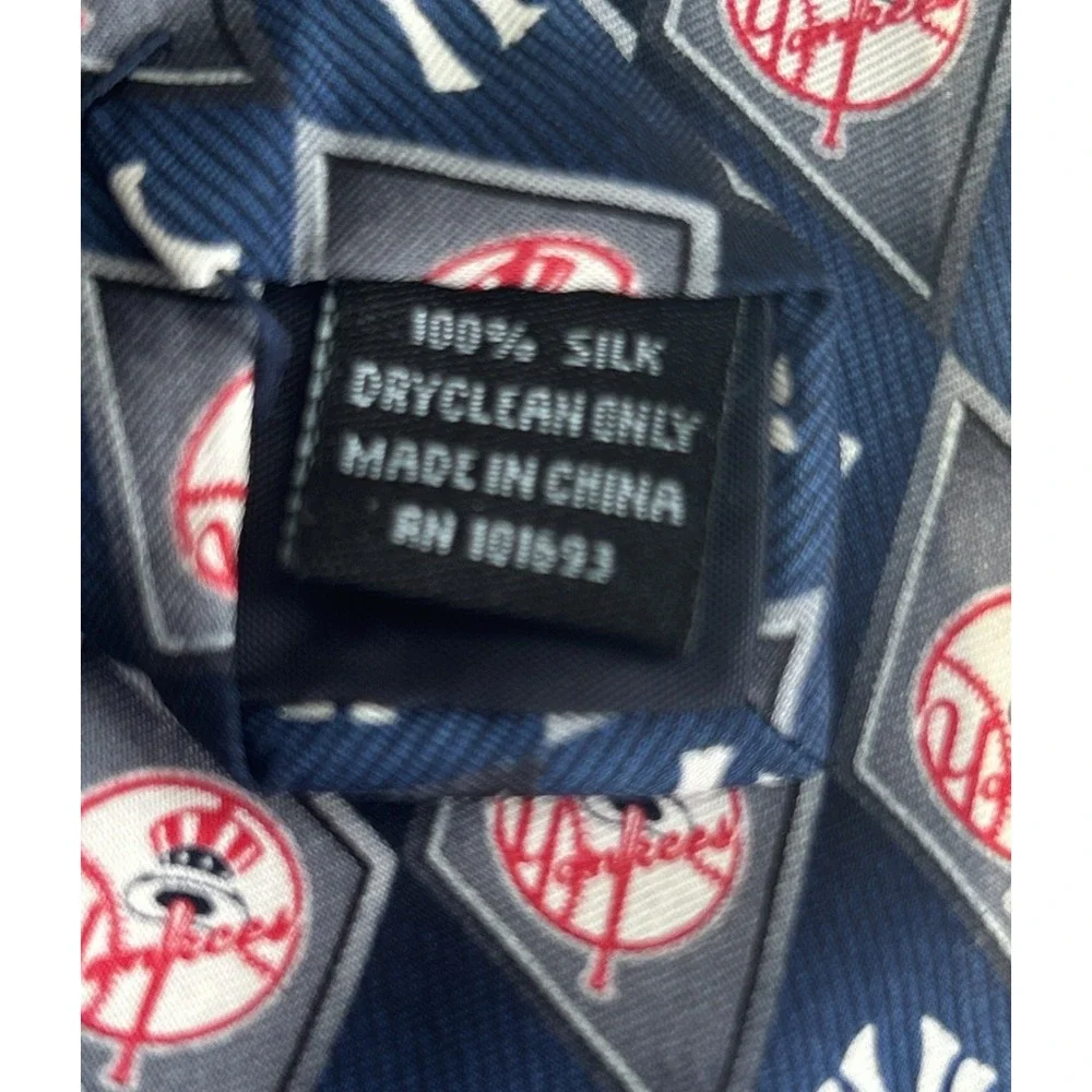MLB Major League Baseball By Eagle Neckwear Mens NY Yankees All Over Neck Tie
